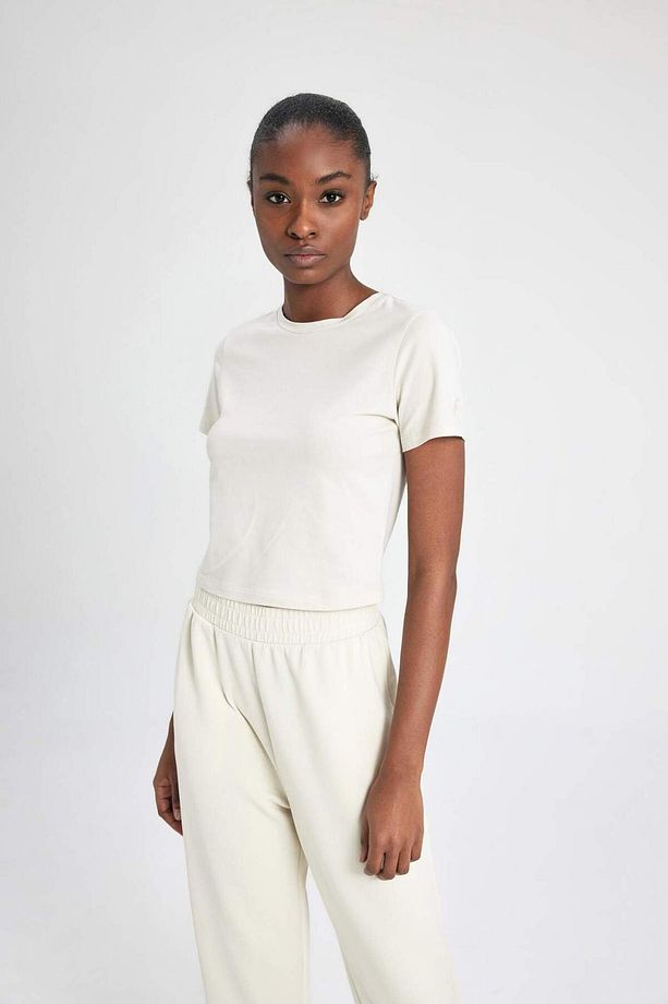 DeFactoFit Crop Bisiklet Yaka Sporcu Basic Düz Kısa Kollu Tişört A2430AX24SP - 4