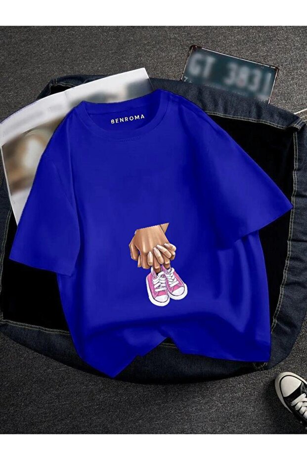 Pregnant Hand Red Shoes Printed T-Shirt