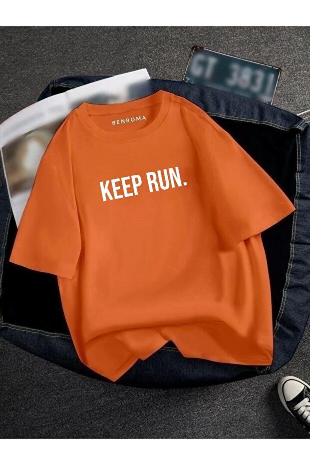 تي شيرت مطبوع كبير الحجم للجنسين مطبوع عليه KEEP RUN