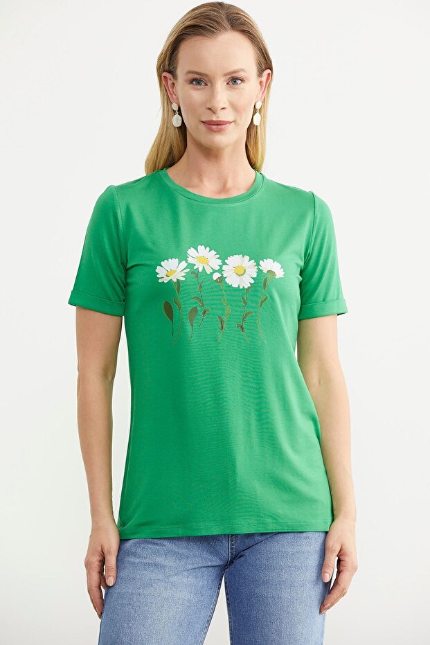 تي شيرت أخضر أساسي بطبعة ديزي - 1