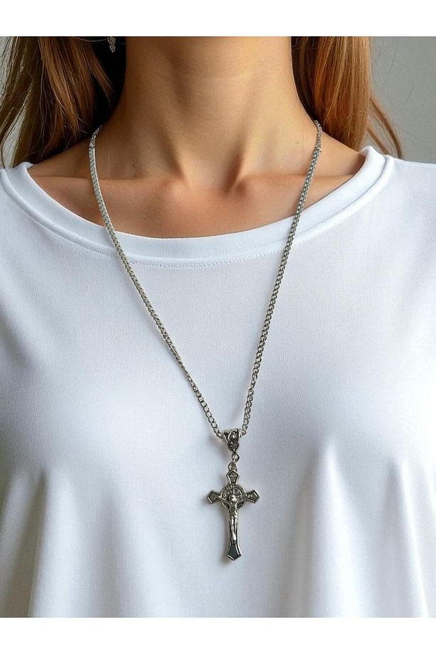 İsa Figürlü Aziz Benedict Haç Kolye – Gümüş Renk, Çelik Zincirli, Dini ve Retro Tasarım Unisex Kolye - 2