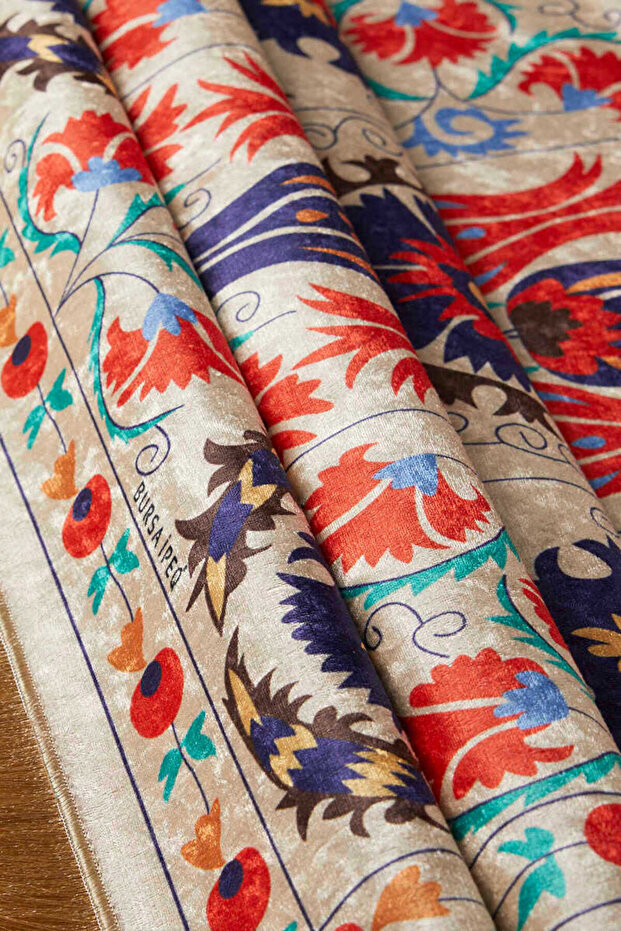 Krem Kadife Halı Seccade - 2