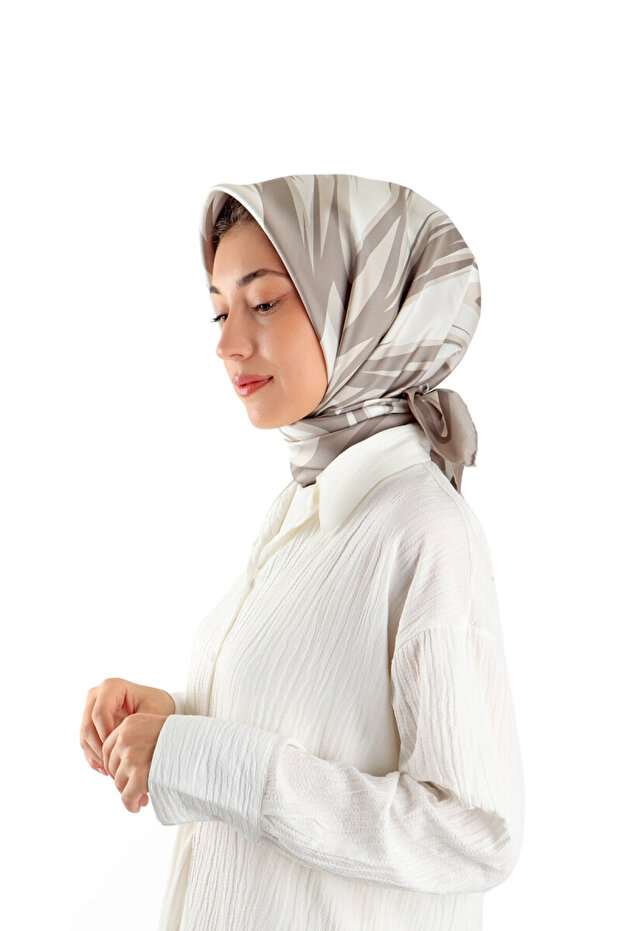 وشاح حريري منقوش من Nilsu - 1