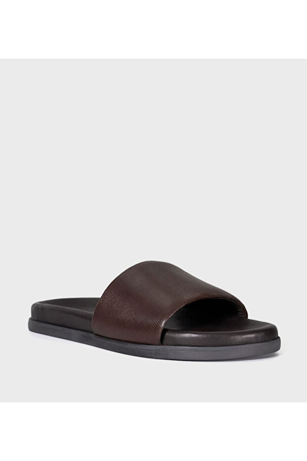 حذاء رجالي منزلق بنقش خطي - 1