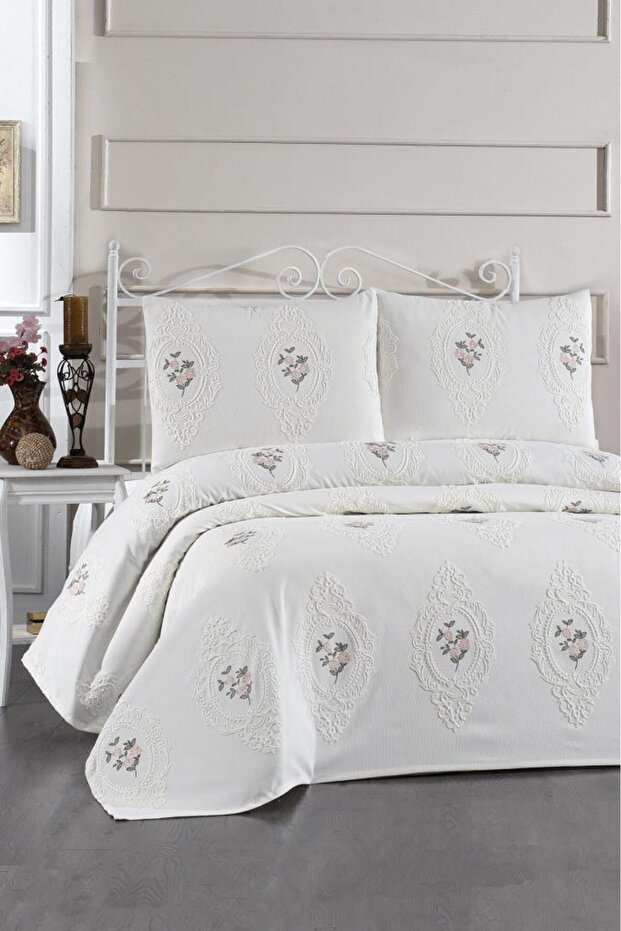 Gardenlove Embroidered Chenille 3-Piece Double Bedspread Set Cream