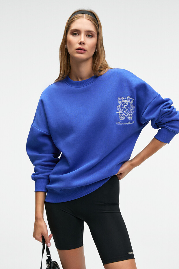 Audra Women's Oversize Round Neck Blue Sweatshirt with Embroidery Detail
