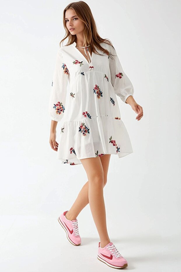 Desenli V Yaka Mini Elbise - 5