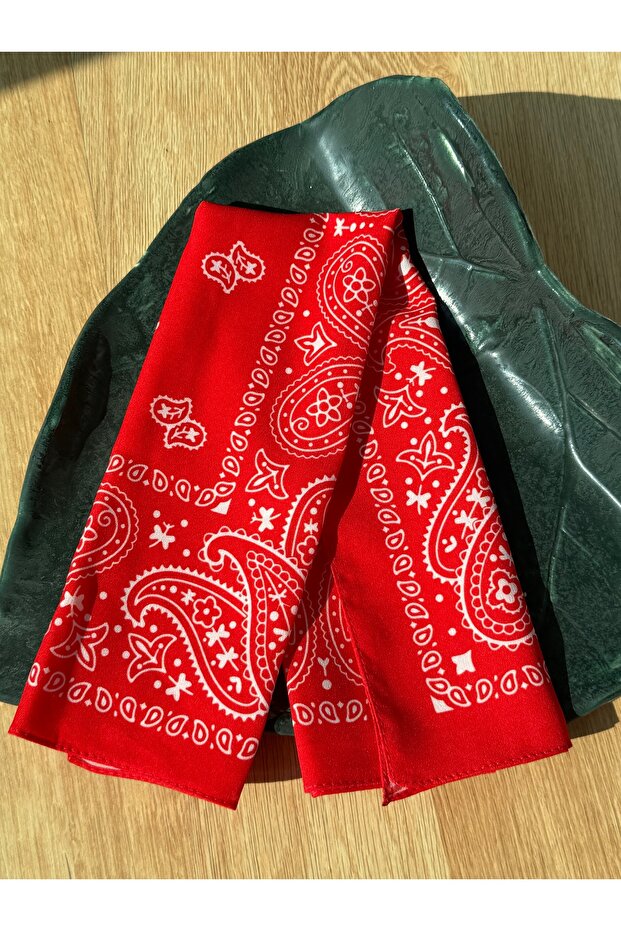 باندانا (أحمر)