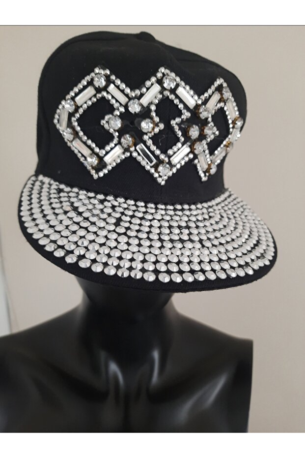 قبعة المغني - 2