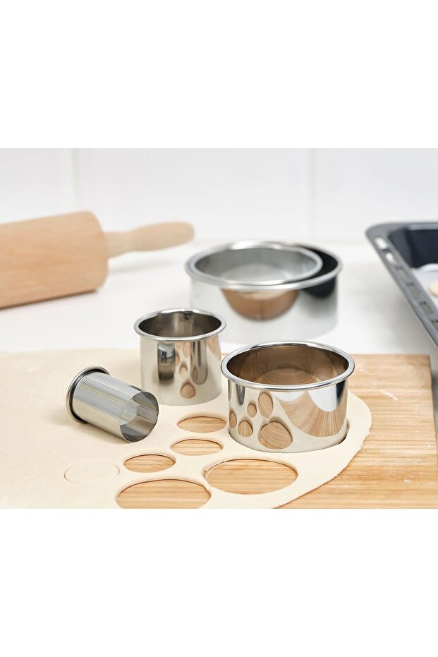 Set of 5 Different Size Dough Shapers Stainless Steel Cookie Molds (Diameters: 3, 5, 7, 9, and 11cm)