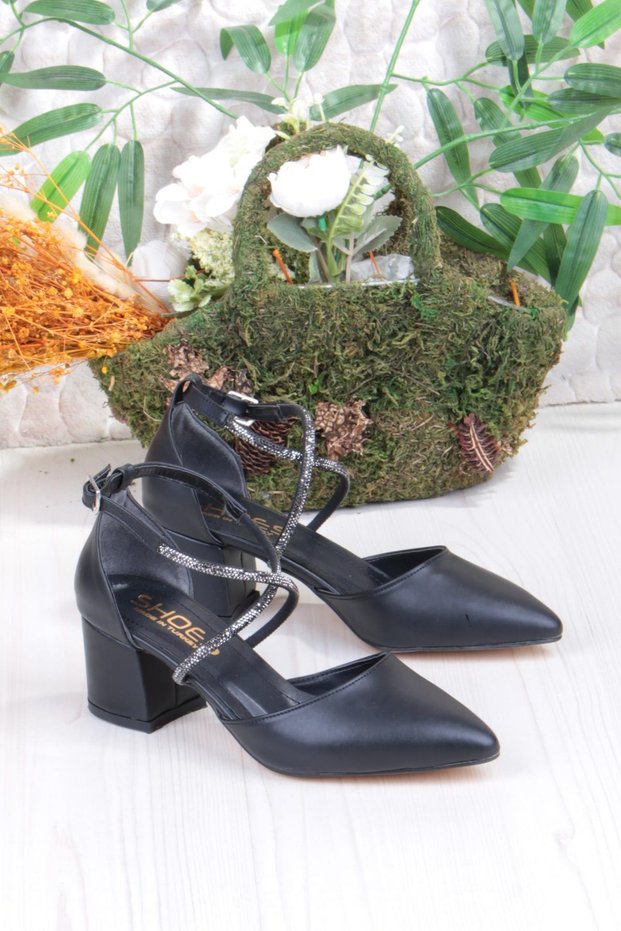 08-80 Stone Piping Cross Strap Low Heeled Women's Shoes