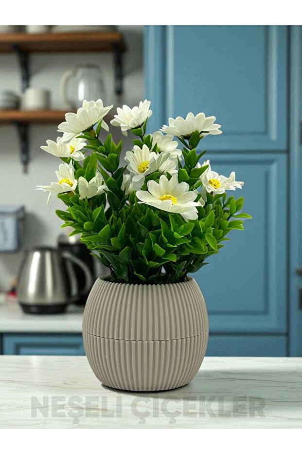 Small Artificial Flower Decorative Table Ornament 20cm Mini Tabletop Blossom in Plastic Pot Home Ornaments Gift