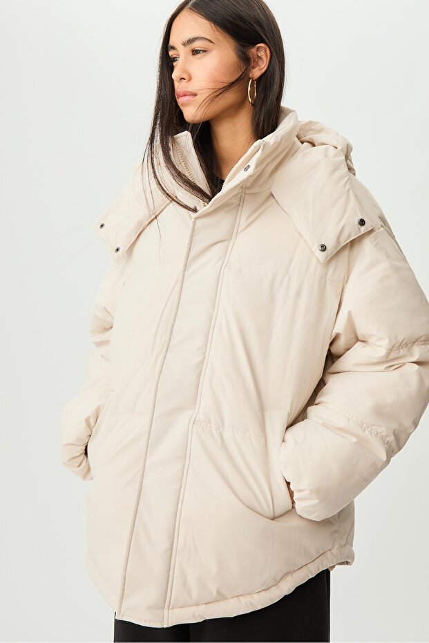 Oversize Kapüşonlu Dolgulu Mont - 4