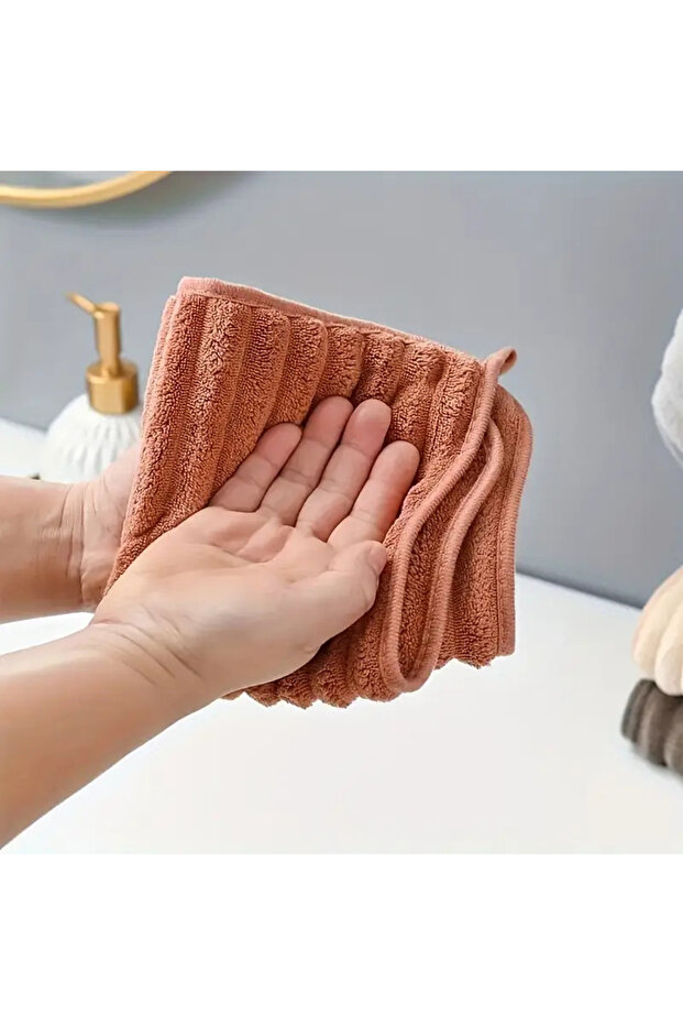3 قطع قماش تنظيف مايكروفايبر – 30x30 سم – ألوان مختلفة