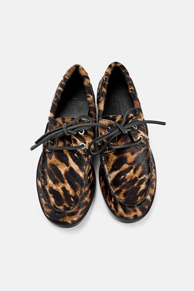 Düz desenli deri ayakkabı - 4