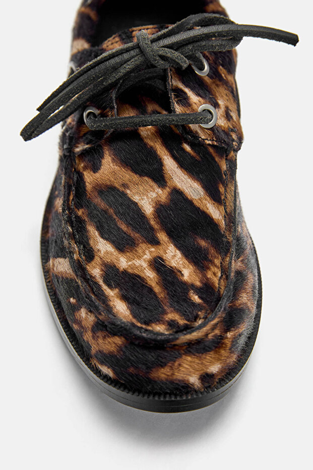 Düz desenli deri ayakkabı - 2