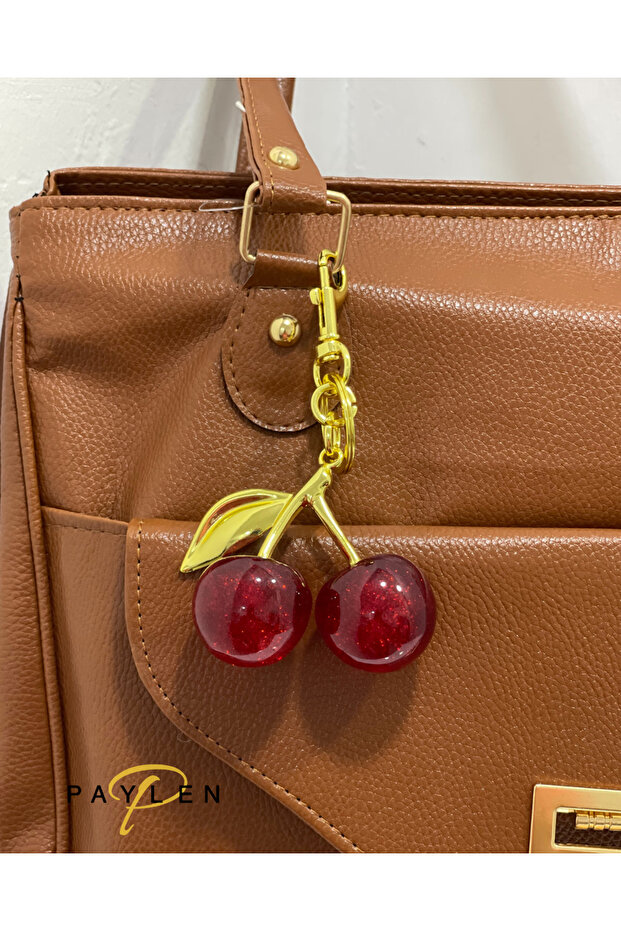 سلسلة مفاتيح وكيس إكسسوار كبير باللون الأحمر الكرزي اللامع - 2