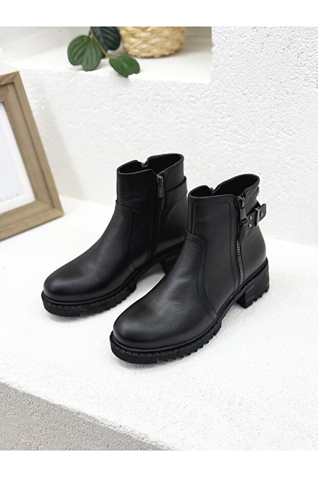 1950807K Sole Buckle Detail Genuine Leather Boots for Women