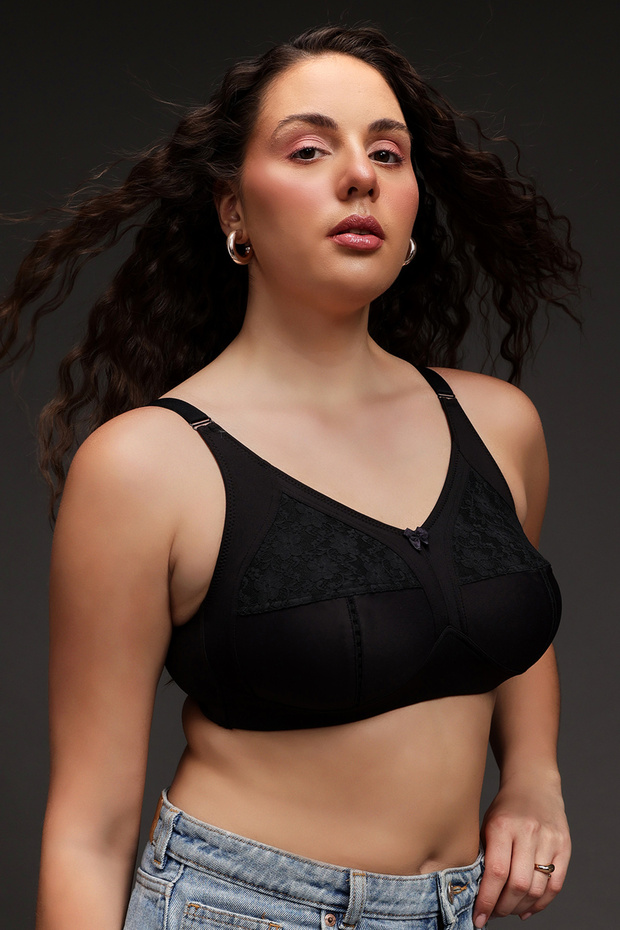 حمالة صدر صغيرة الحجم بدون بطانة وبدون أسلاك لتغطية كاملة ومقاسات كبيرة باللون الأسود - 1