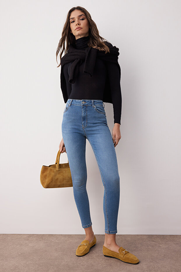 Fekete testhez simuló magas derekú, rugalmas skinny farmernadrág TWOSS25JE00051 - 6