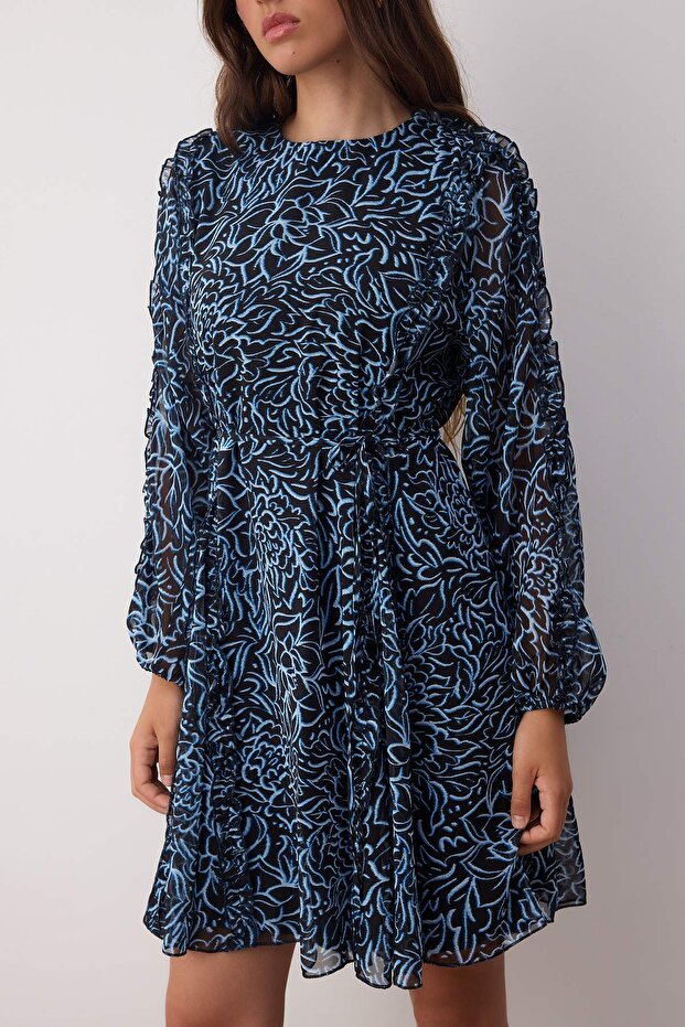 Mavi Çiçekli Fırfırlı Boho Kısa / Mini Astarlı Şifon Dokuma Elbise TWOAW26EL00080 - 3