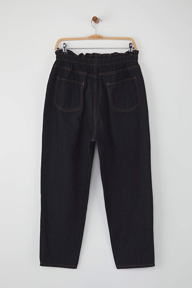 Koyu Mavi Yüksek Bel Beli Lastikli %100 Pamuk Büyük Beden Mom Jeans TBBAW23JE00002 - 7