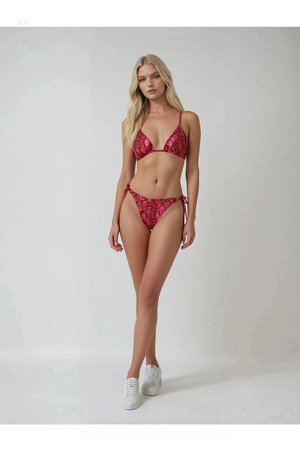 Kadın Kırmızı Yılan Derisi Desen Boyundan İp Bağlamalı Üçgen Bikini Takımı HZL25S-LC5005 - 1