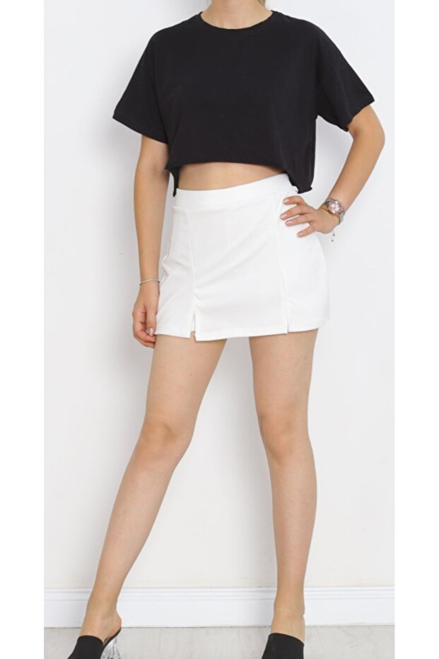 Double Slit Flap Shorts Skirt with Shorts Look on the Back