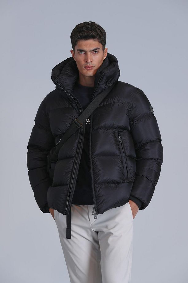 TOMMY - 5