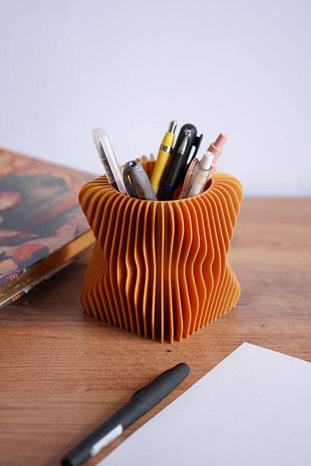 Modern | Desktop Pen Holder | Office Decoration | Study Desk | Gold | 11X11X10Cm