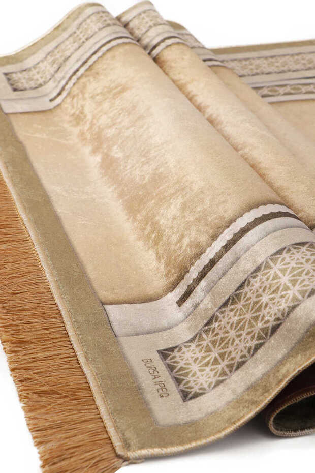 Bej Kadife Halı Seccade - 3