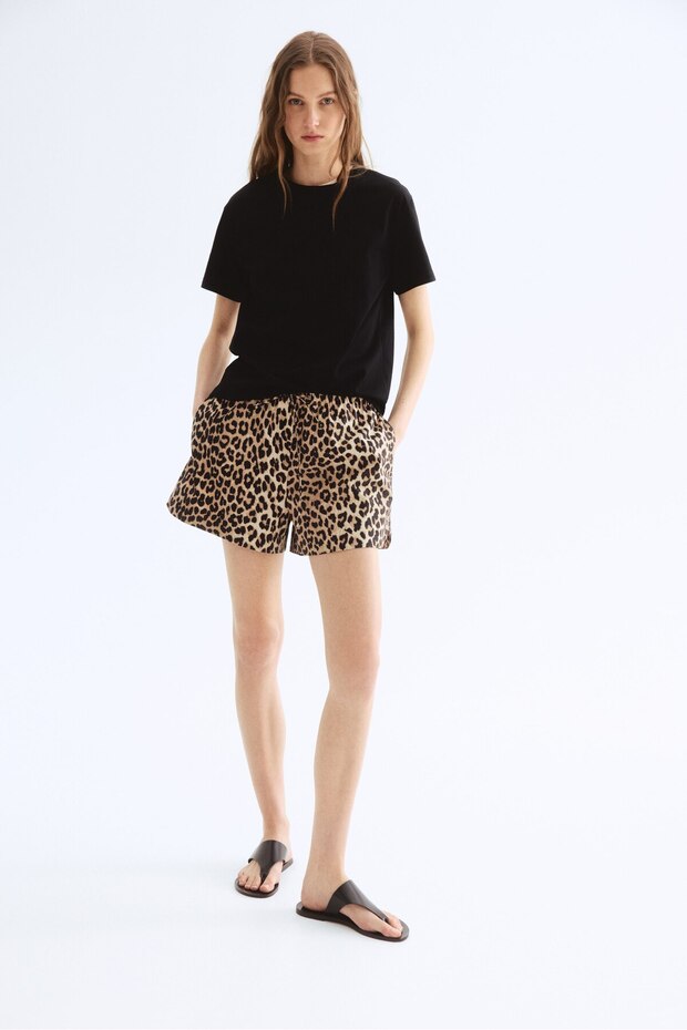 Büzgü Bağlı ve Pamuklu Şort - 2