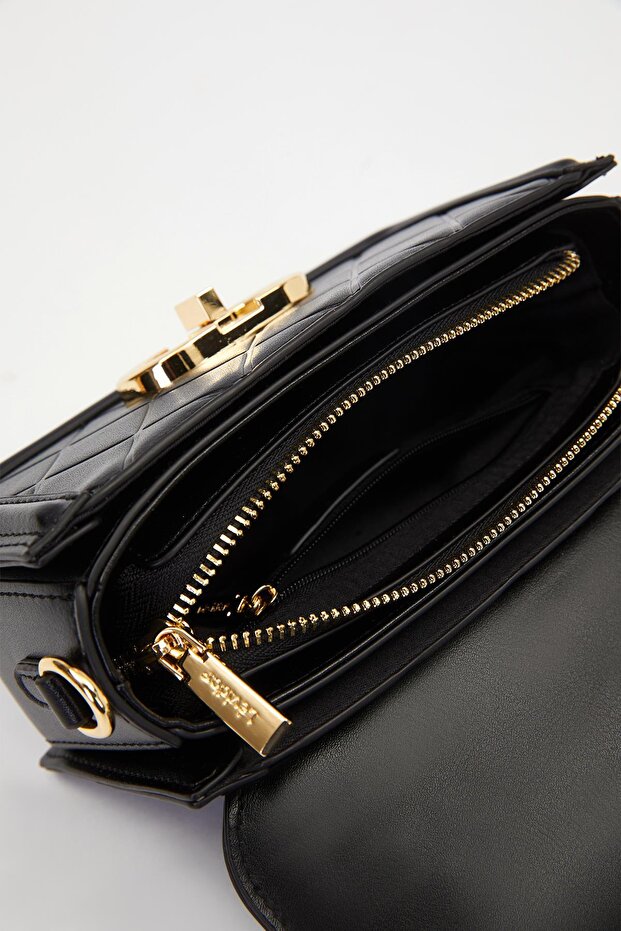 حقيبة يد بقفل بنمط البقلاوة باللون الأسود - 4