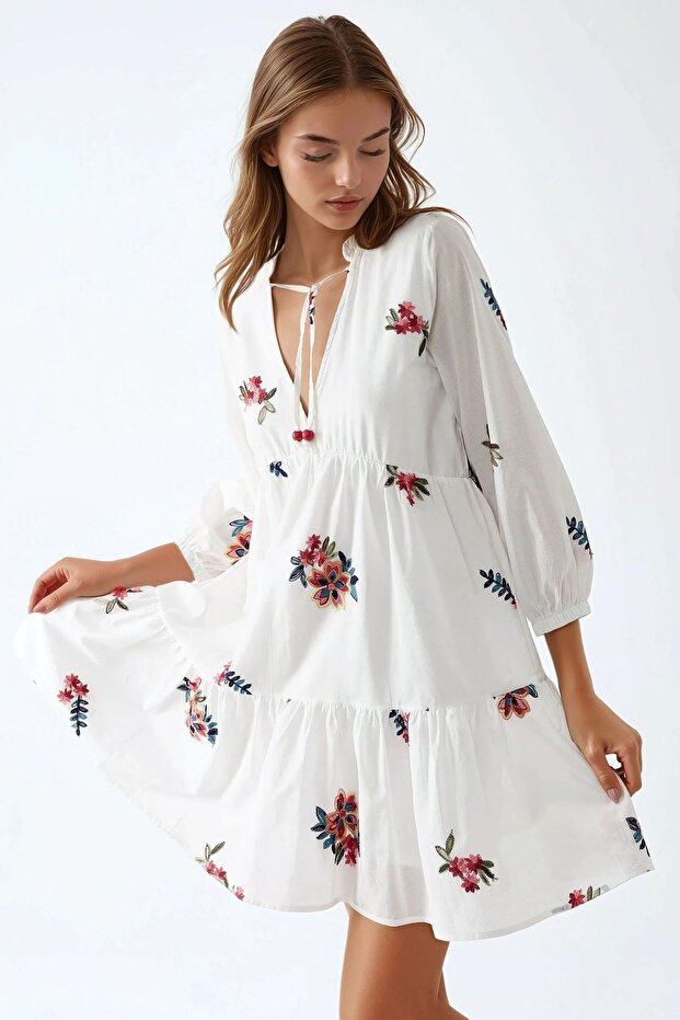 Desenli V Yaka Mini Elbise - 3