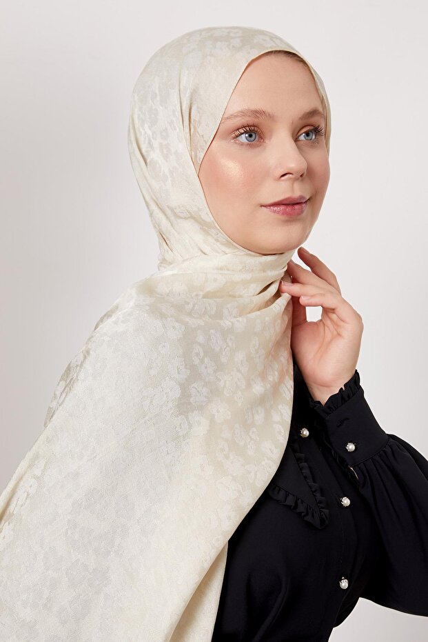 Cream Leopard Pattern Italian Jacquard Shawl
