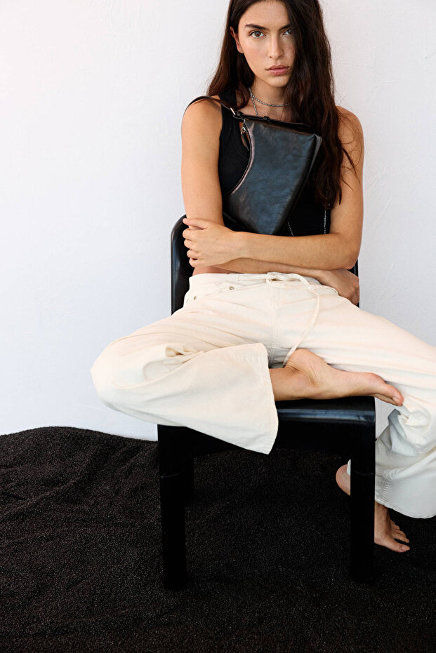 Buckled shoulder bag - 1