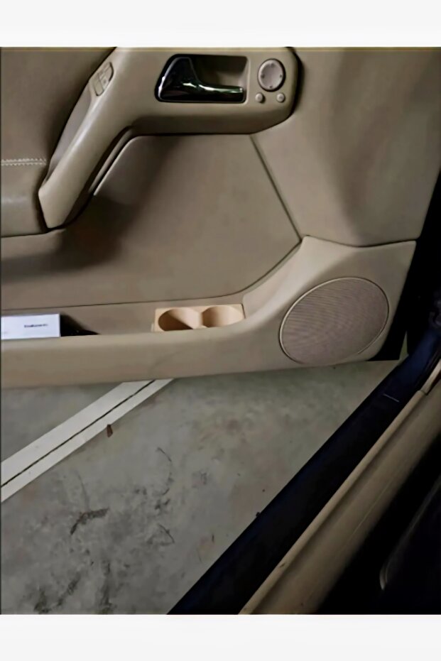 Stylish and Practical Cup Holder for Volkswagen Golf 3 (Cream)