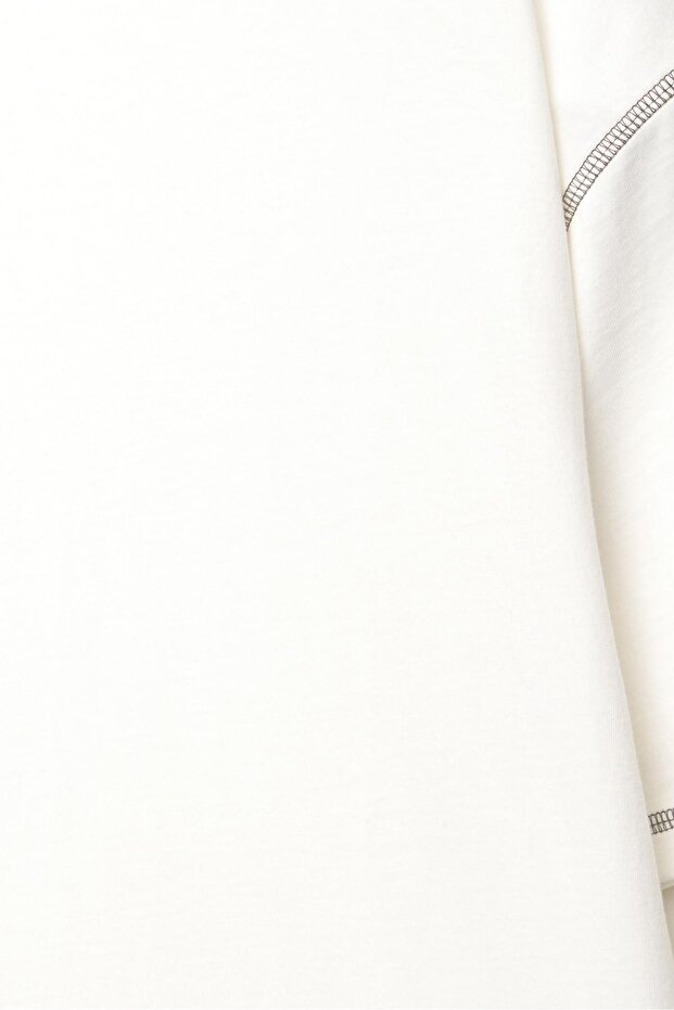Kontrast dikişli t-shirt - 6