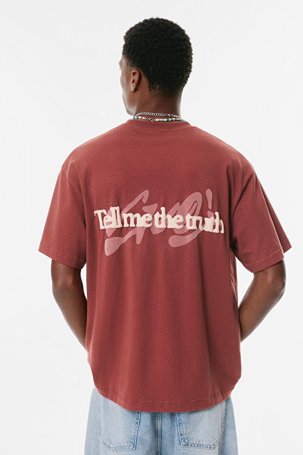 Yazılı grafik baskılı t-shirt - 4