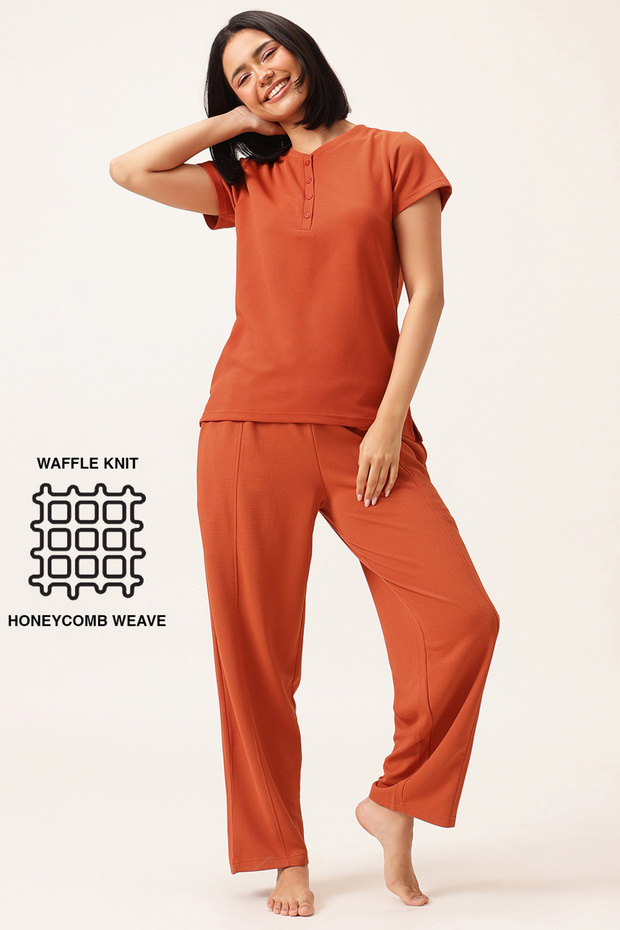 طقم بيجاما وتيشيرت أساسي أنيق باللون الأحمر الطوبي - وافل - 1