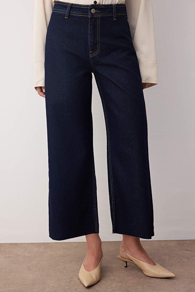 Koyu Mavi Orta Bel Beli Detaylı Paçası Kesikli Culotte Bilek Boy %100 Pamuk Jeans TWOAW26JE00045 - 3