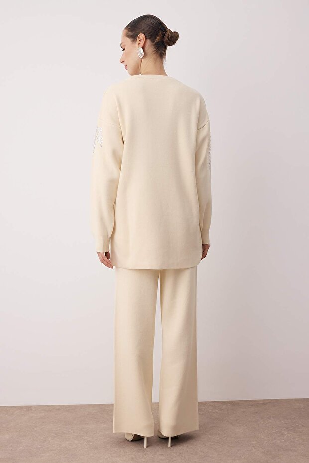 Komplet dzianinowy z haftowanymi cekinami i górą i dołem z norek TCTAW25US00090 - 4