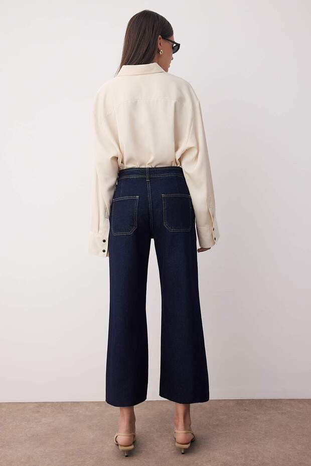 Koyu Mavi Orta Bel Beli Detaylı Paçası Kesikli Culotte Bilek Boy %100 Pamuk Jeans TWOAW26JE00045 - 4