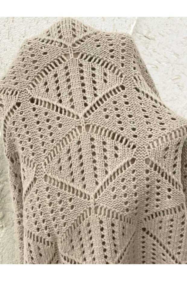 سترة صوفية مخرمة بنمط الماس وأزرار متوسطة - 3