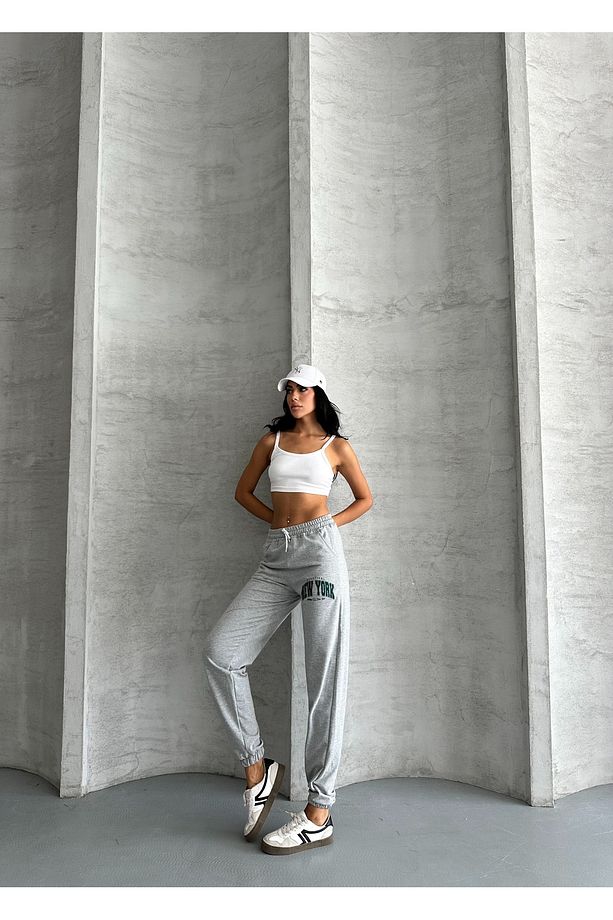 RAHAT KALIP PAÇA LASTİKLİ CEPLİ YEŞİL NEW YORK BASKILI JOGGER ALT EŞOFMAN - 5