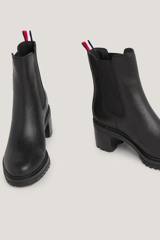 Damskie buty na obcasie z elastycznymi panelami bocznymi i gumową podeszwą z logo Tommy Hilfiger, elegancki wygląd. - 2