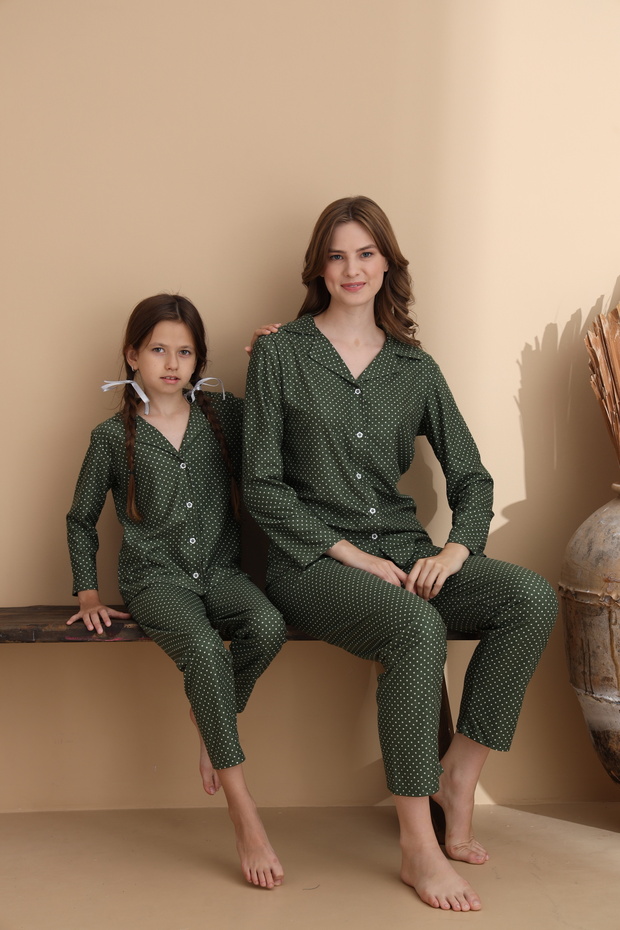 Küçük Nokta Desen Süet Örme Uzun Kol Anne-Kız Düğmeli Pijama Takımı - 1