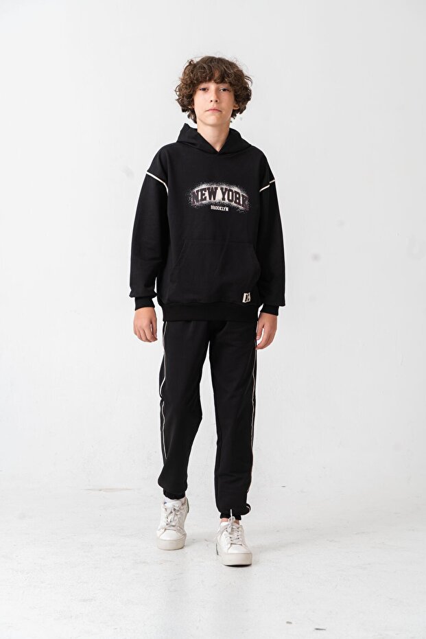 New York Brooklyn Printed Kangaroo Pocket Side Piping Boys Bottom Top Tracksuit Set