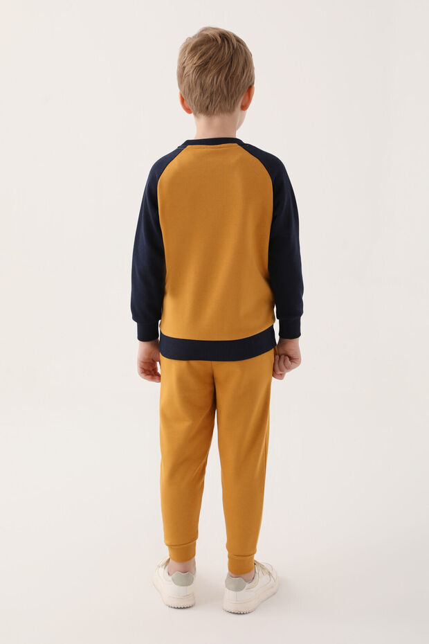 مجموعة بدلة رياضية للأولاد باللون البني الفاتح من Animals - 5