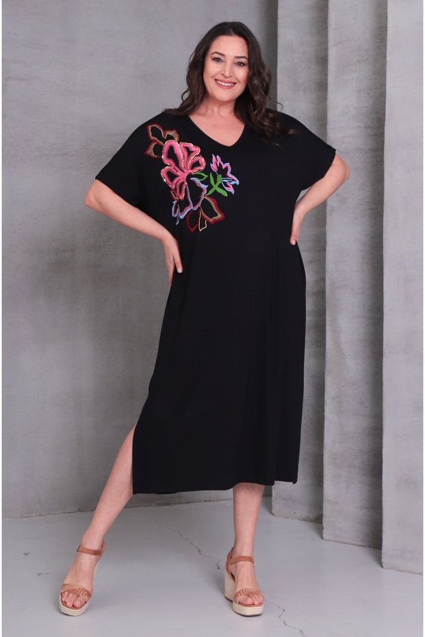 Women's Plus Size Black, Shoulder Flower Embroidery, Relaxed Fit V-Neck Dress 65N39078
